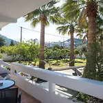 Malibu Villa *