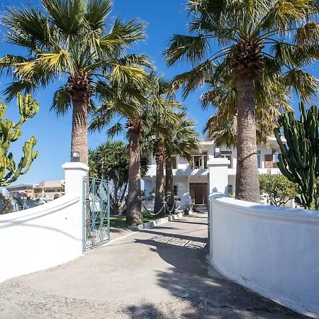 Malibu Villa *